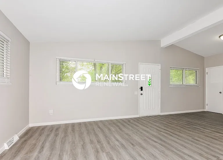 1545 Swan Dr — Photo 9