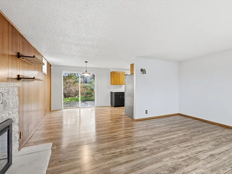 2500 Alma Dr — Photo 12
