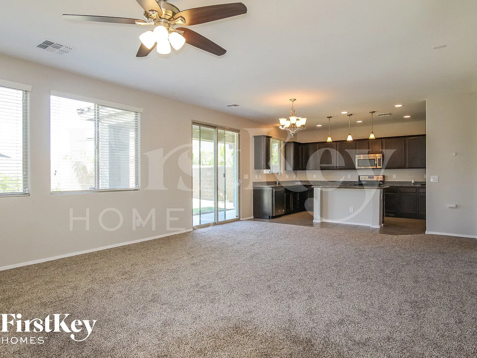 5 bed, 2.5 bath, 2105 sqft, $2,555 — Photo 3