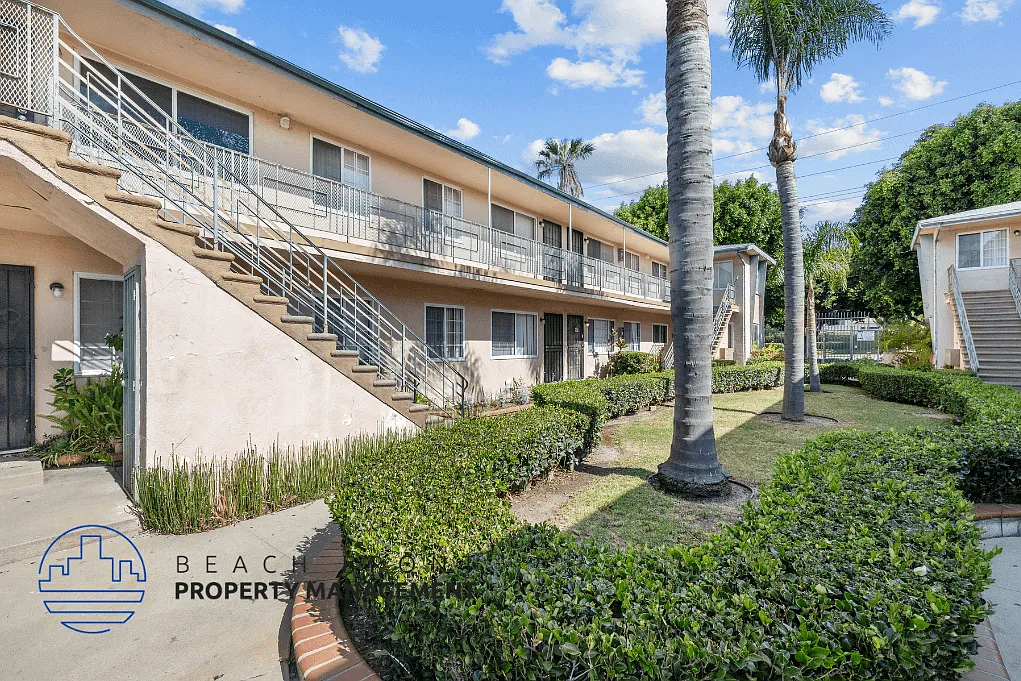 2126-2130 W. El Segundo Blvd. — Photo 3