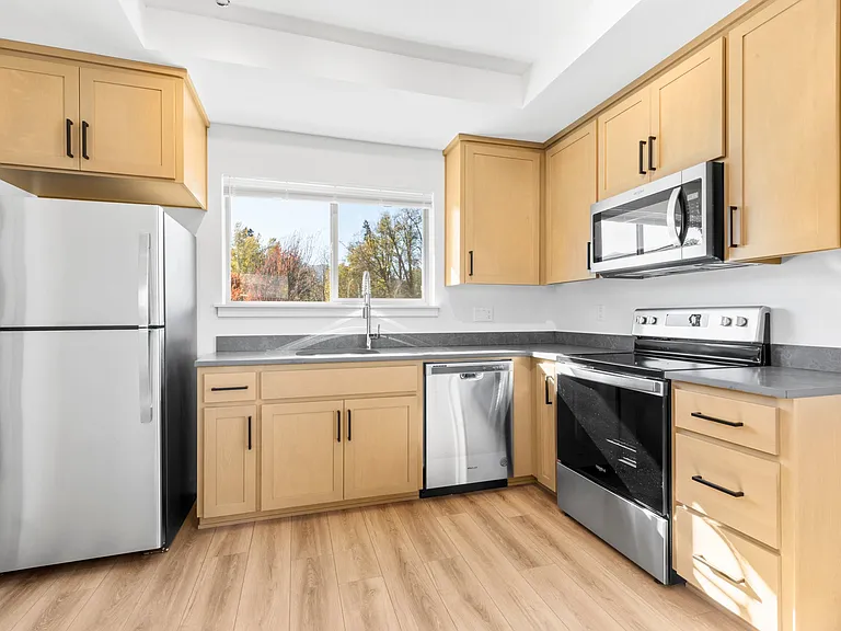 421 Creekside Way #B — Photo 6