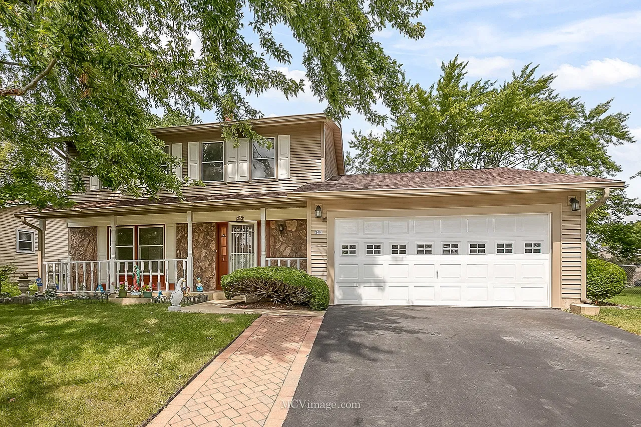 6 bed, 2160 sqft, $4,500 — Photo 1