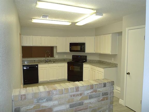 3rd image of 714 Shenandoah Dr