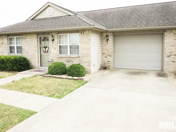 50 Heights Cir, Taylorville, IL 62568