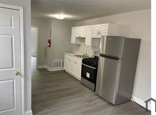 1004 S 52nd St #2R, Philadelphia, PA 19143