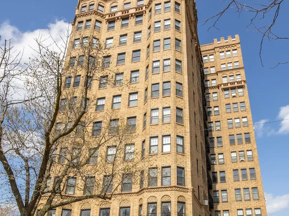 7321 S South Shore Dr Suite 4B, Chicago, IL 60649