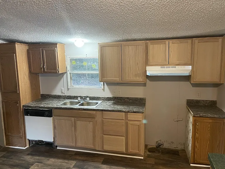2378 Francis Marion Blvd — Photo 3