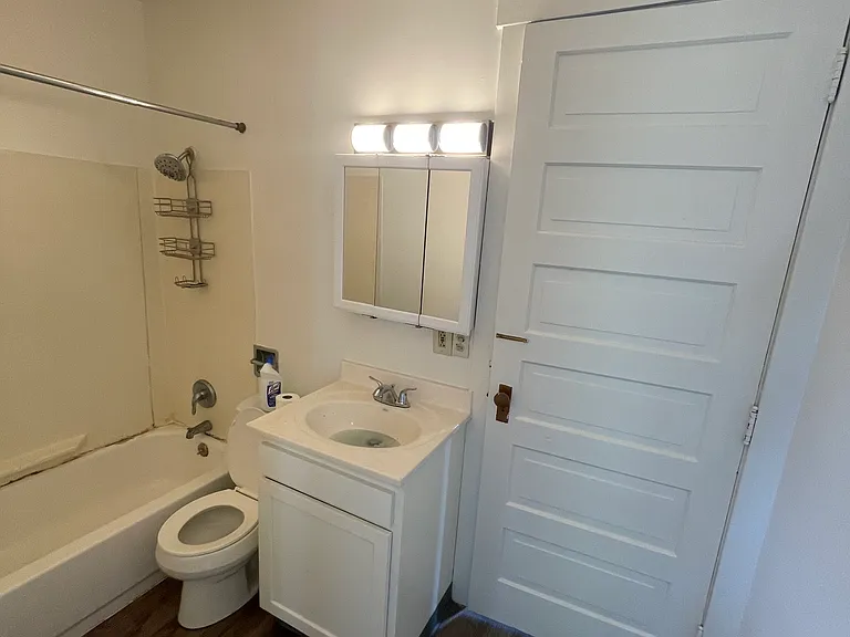220 Maple St — Photo 4