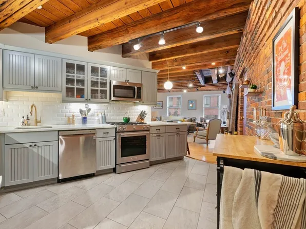 166 Commercial St APT 2, Boston, MA 02109