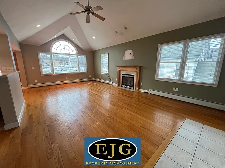 163 Pleasant St #2 — Photo 8