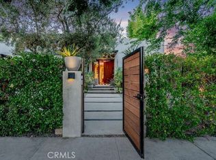 13215 Hartsook St, Sherman Oaks, CA 91423