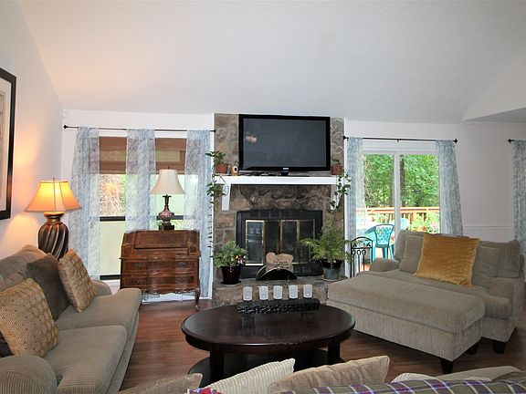 3rd image of 213 Deerchase Dr