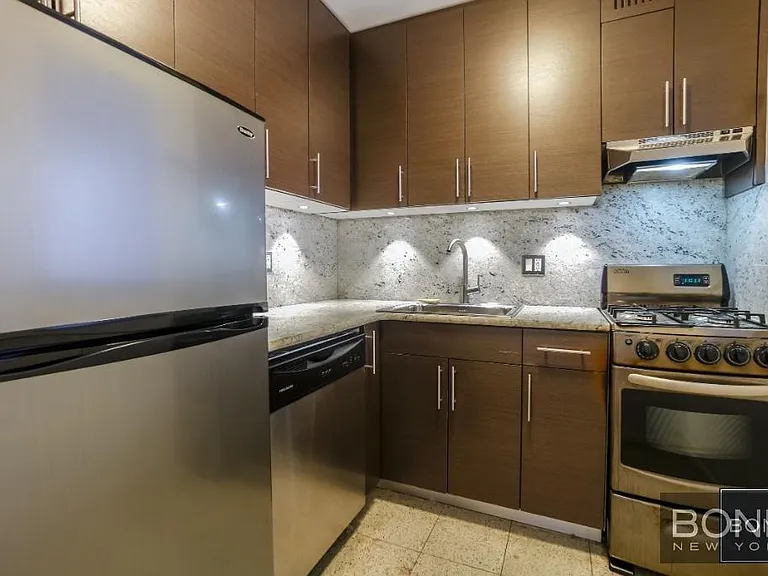214 E 24th St #4B — Photo 3