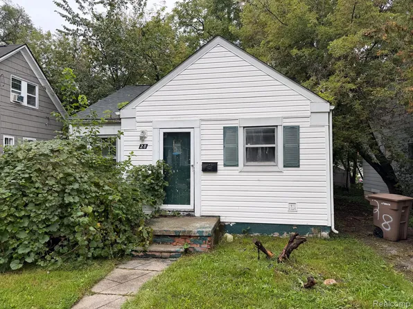 28 S Marshall St, Pontiac, MI 48342