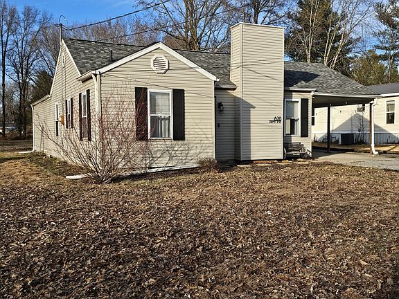 2nd image of 820 Airport Rd