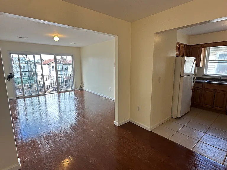 138 22nd St — Photo 7