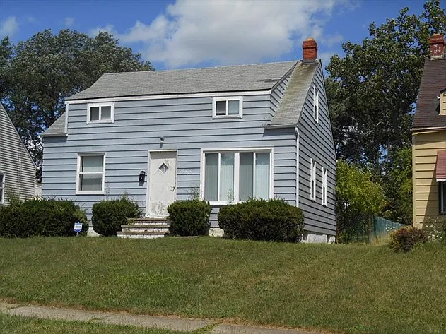 19913 Fairway Ave photo 1