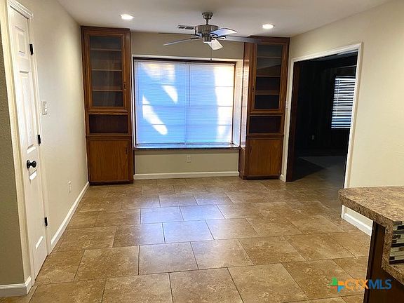 3rd image of 4615 Camellia St