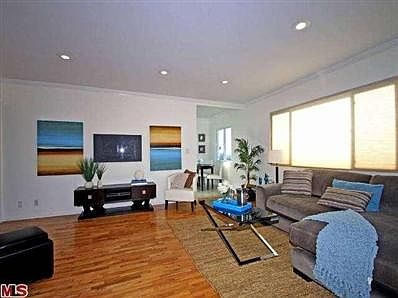2nd image of 720 Pier Ave #4