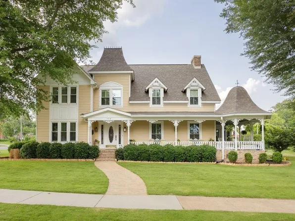 108 Cotaco St NW, Russellville, AL 35653