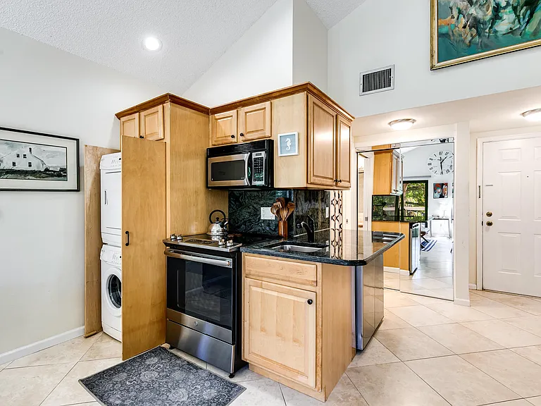 11863 Wimbledon Cir #527 — Photo 4