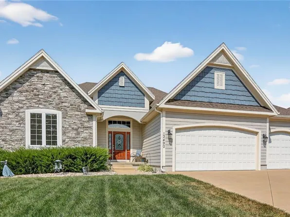 13490 NW 72nd St, Parkville, MO 64152