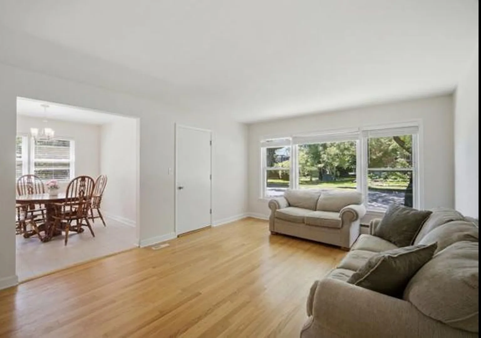 3 bed, 1100 sqft, $2,700 — Photo 4