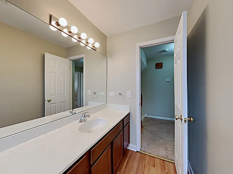 236 E Park Ave — Photo 3