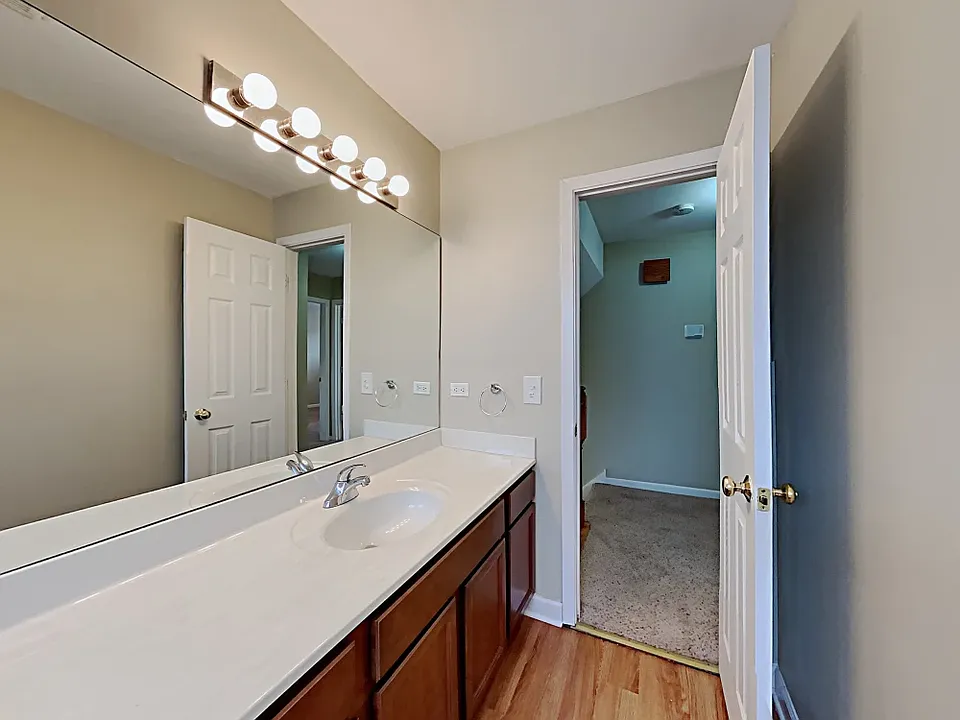 425 W Park Ave