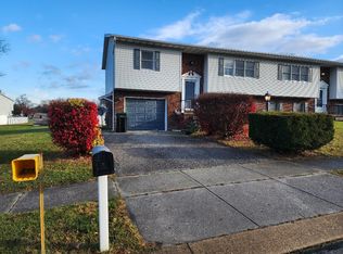 68 Knisley Dr, Hanover, PA 17331