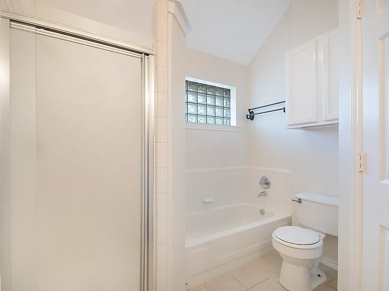 11909 Rhulen Ct — Photo 21