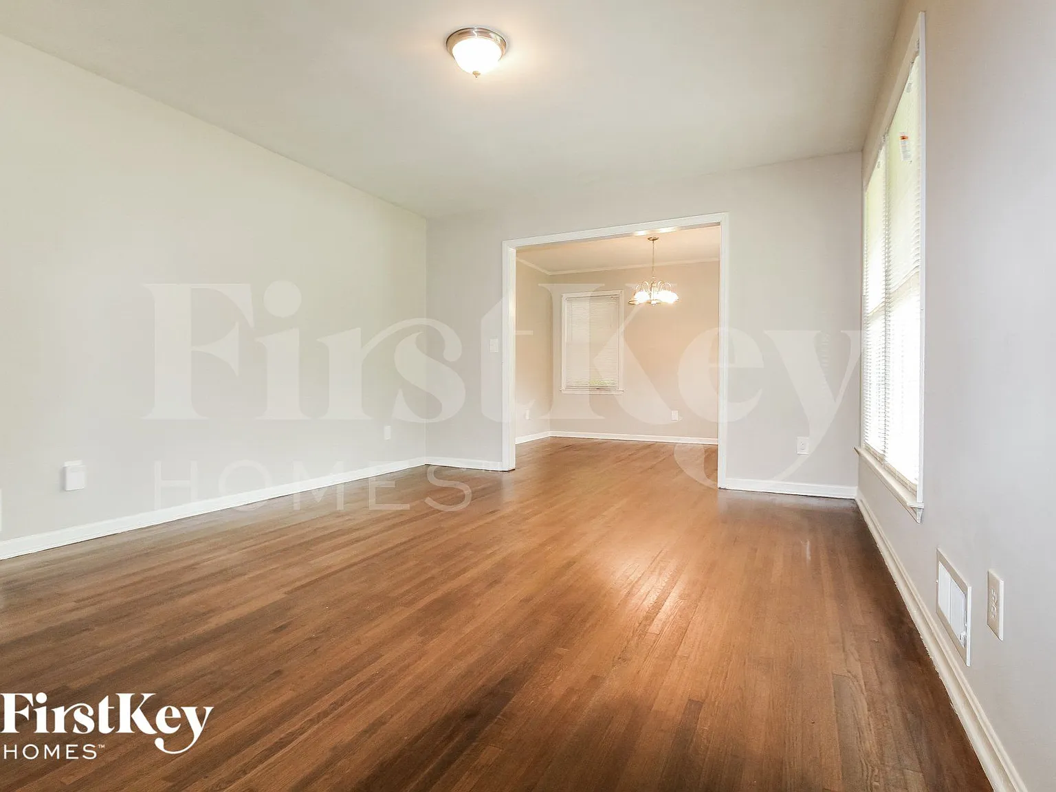 3 bed, 1.5 bath, 1422 sqft, $1,860 — Photo 3