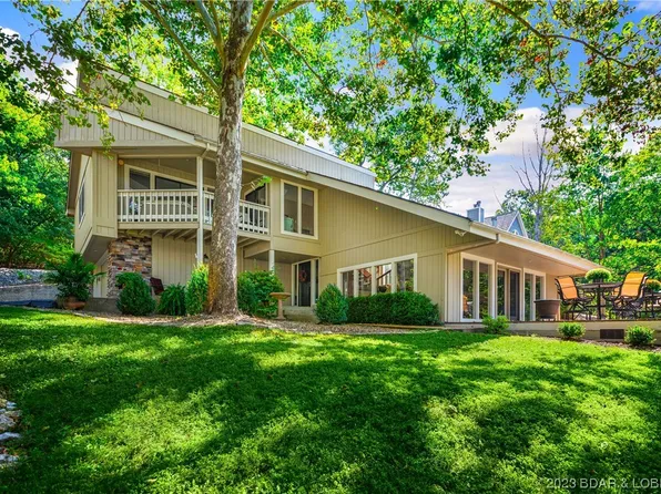 1803 Imperial Point Dr, Lake Ozark, MO 65049
