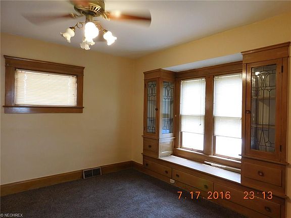 3rd image of 1359 W 74th St