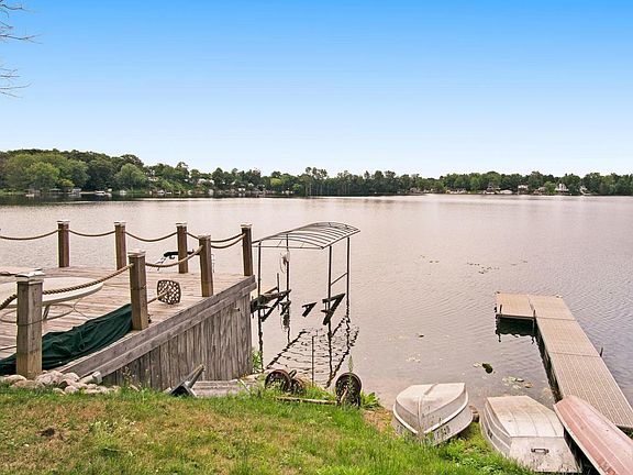3rd image of 17217 Stevens Forest Lake St