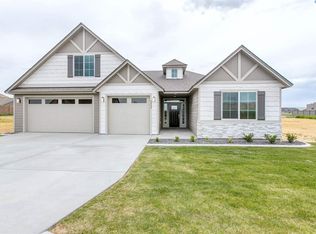 4802 Coulee Vista Dr, Kennewick, WA 99338