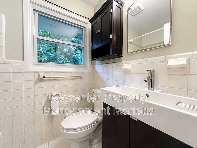 3720 Lake Dr SE — Photo 22