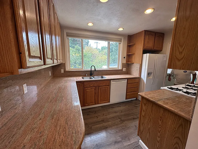 1814 Pleasant Hill Rd — Photo 6