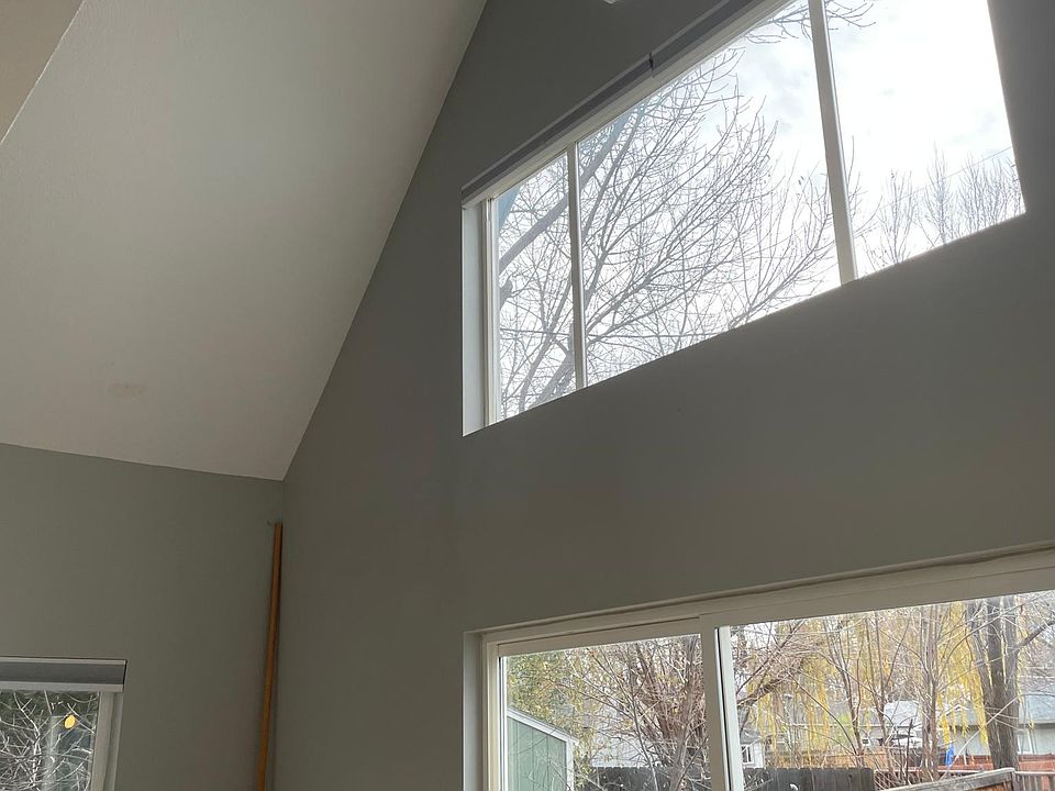 High ceilings in the living room.