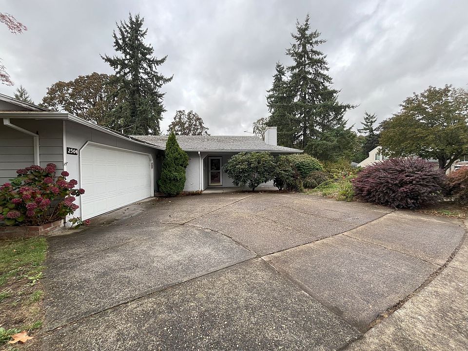 1st image of 2504 NE Hyde St