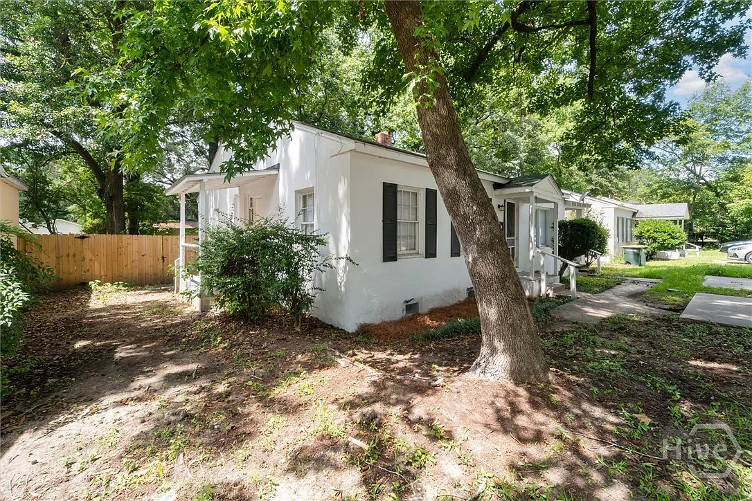 2 bed, 1.0 bath, 773 sqft, $1,550 — Photo 2