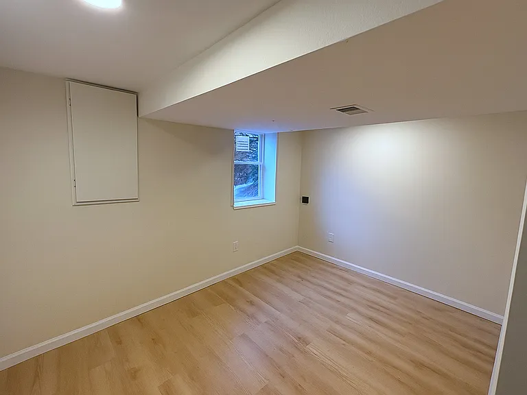 182 Novak St — Photo 8