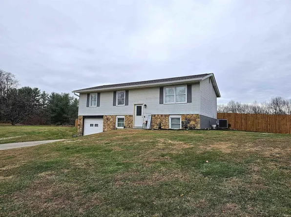 2875 E Carowinds Ct, Bloomington, IN 47401