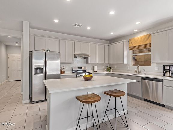 3rd image of 8771 N Ash Grove Ct