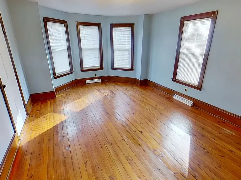 127 Hanover St #2 — Photo 4