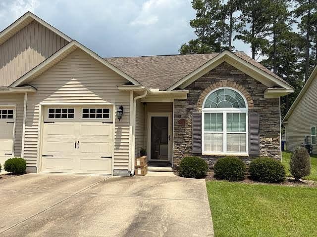 1st image of 3328B Ellsworth Dr