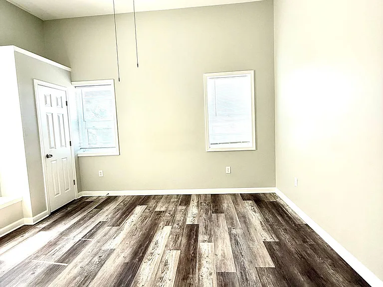 715 Somerset Pl NW — Photo 20