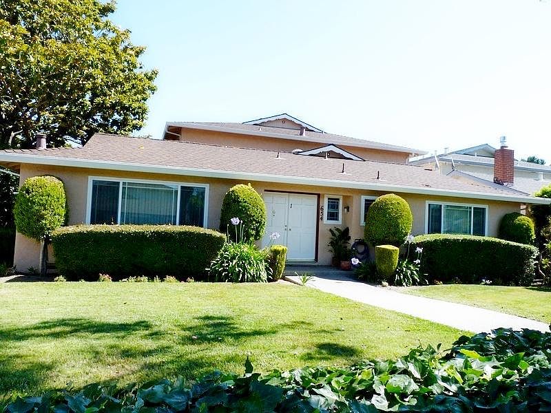 1st image of 654 Rebecca Way #3