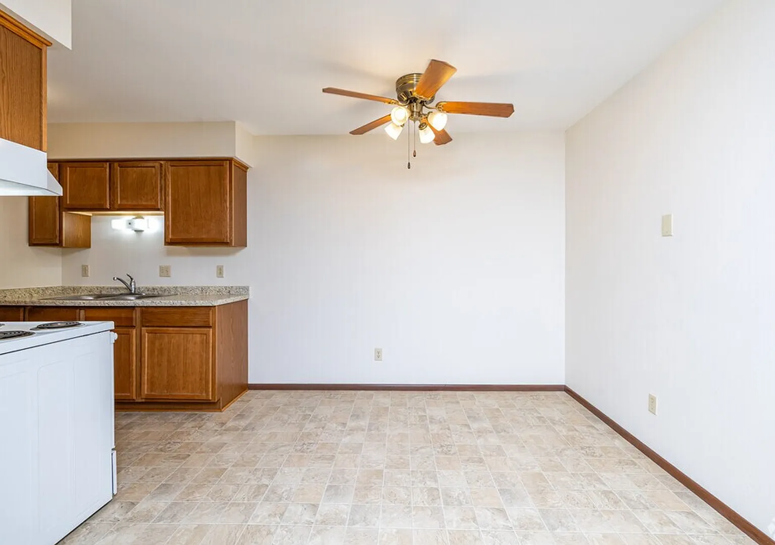 Whitman Park Apartments — Photo 4