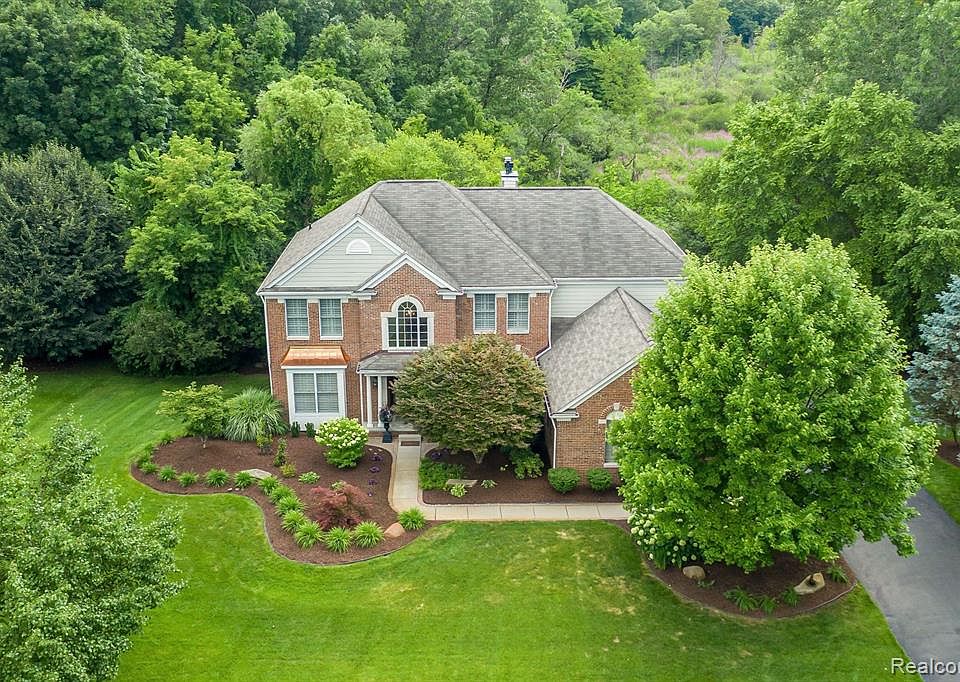 4310 Dominion Blvd, Brighton, MI 48114 Zillow